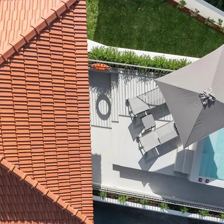 Beautiful Villa With Rooftop Pool Carmhim Calheta (Madeira)