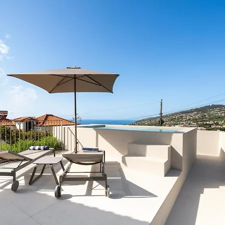 Villa Beautiful Villa With Rooftop Pool Carmhim Calheta (Madeira)